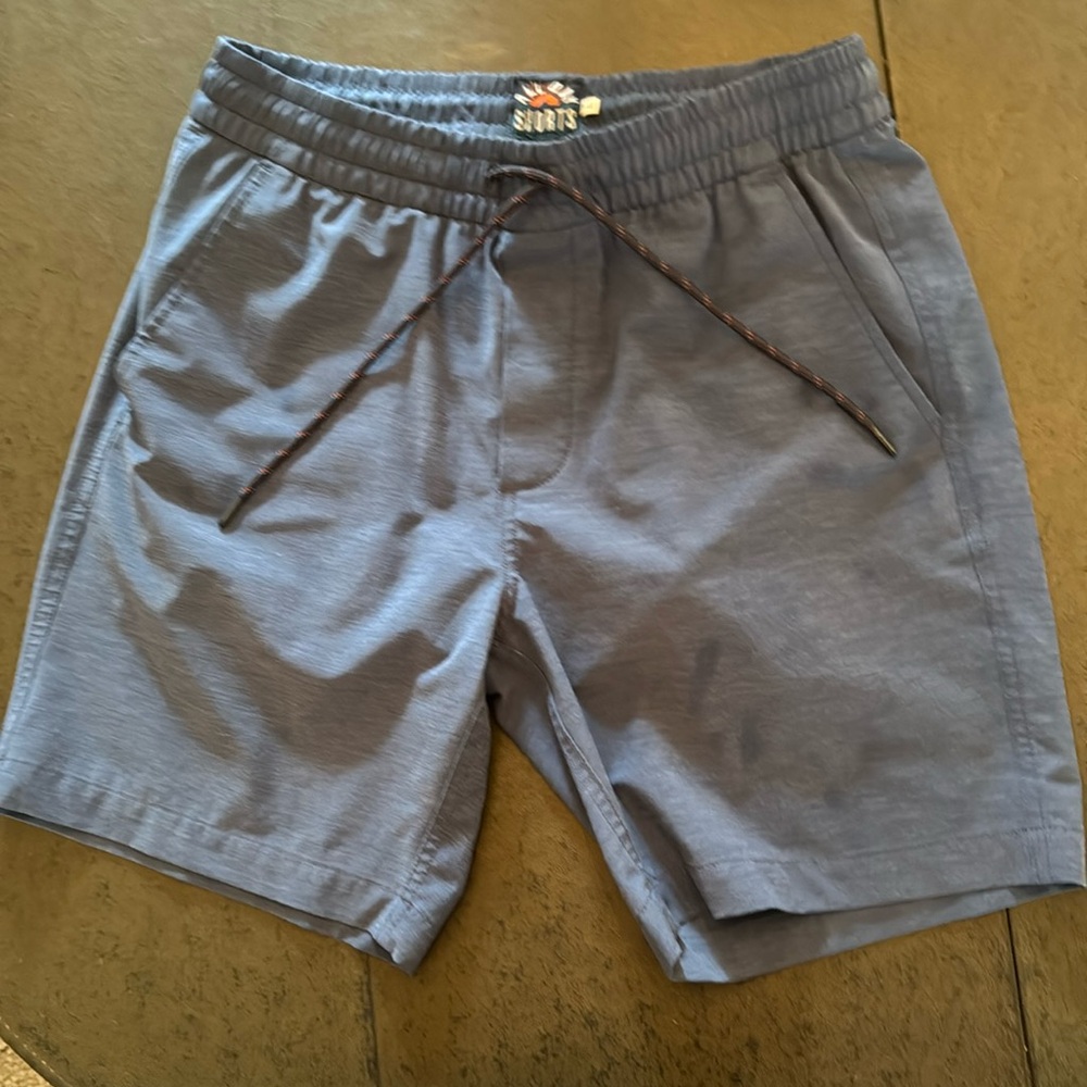 Faherty lined All Day shorts. Blue. Medium 7” inseam